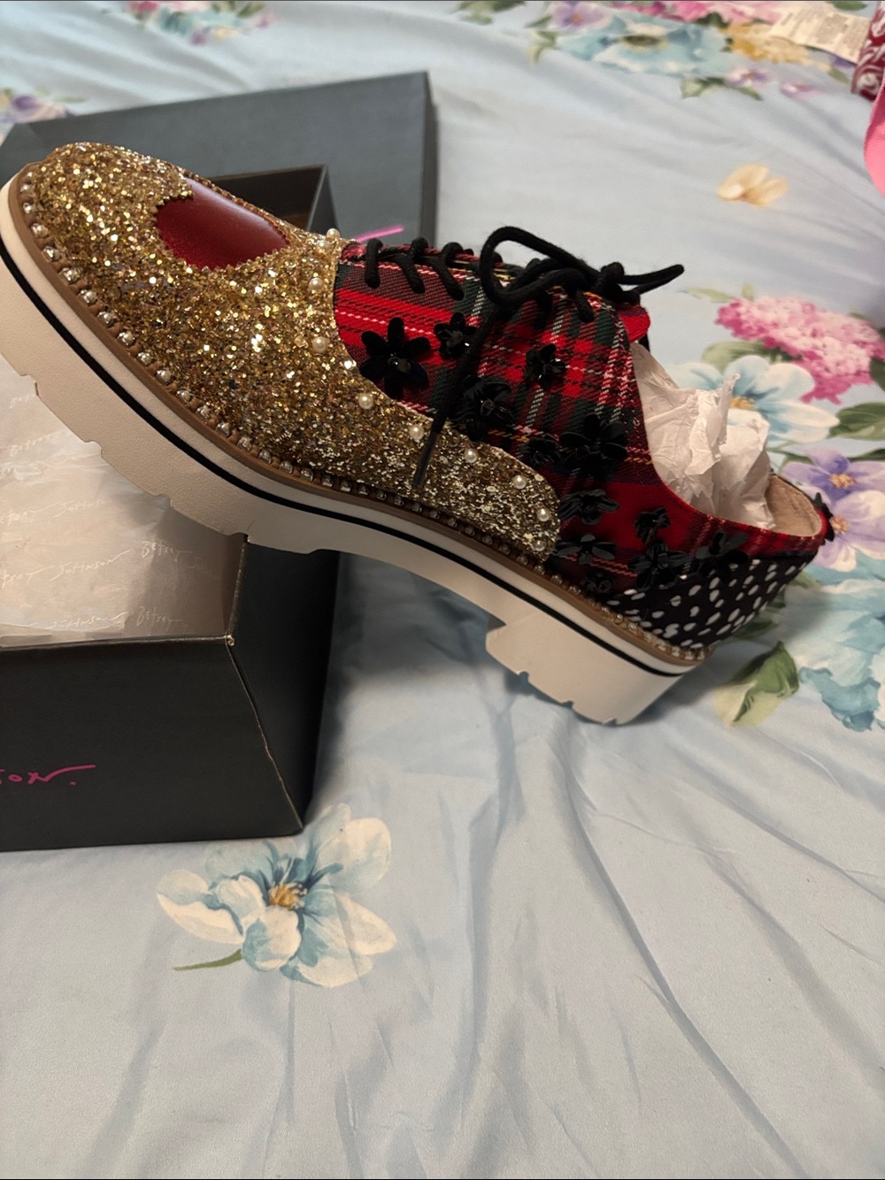 NIB Betsey Johnson Gold Glitter Lace-Up Oxford Shoes - Picture 4 of 10